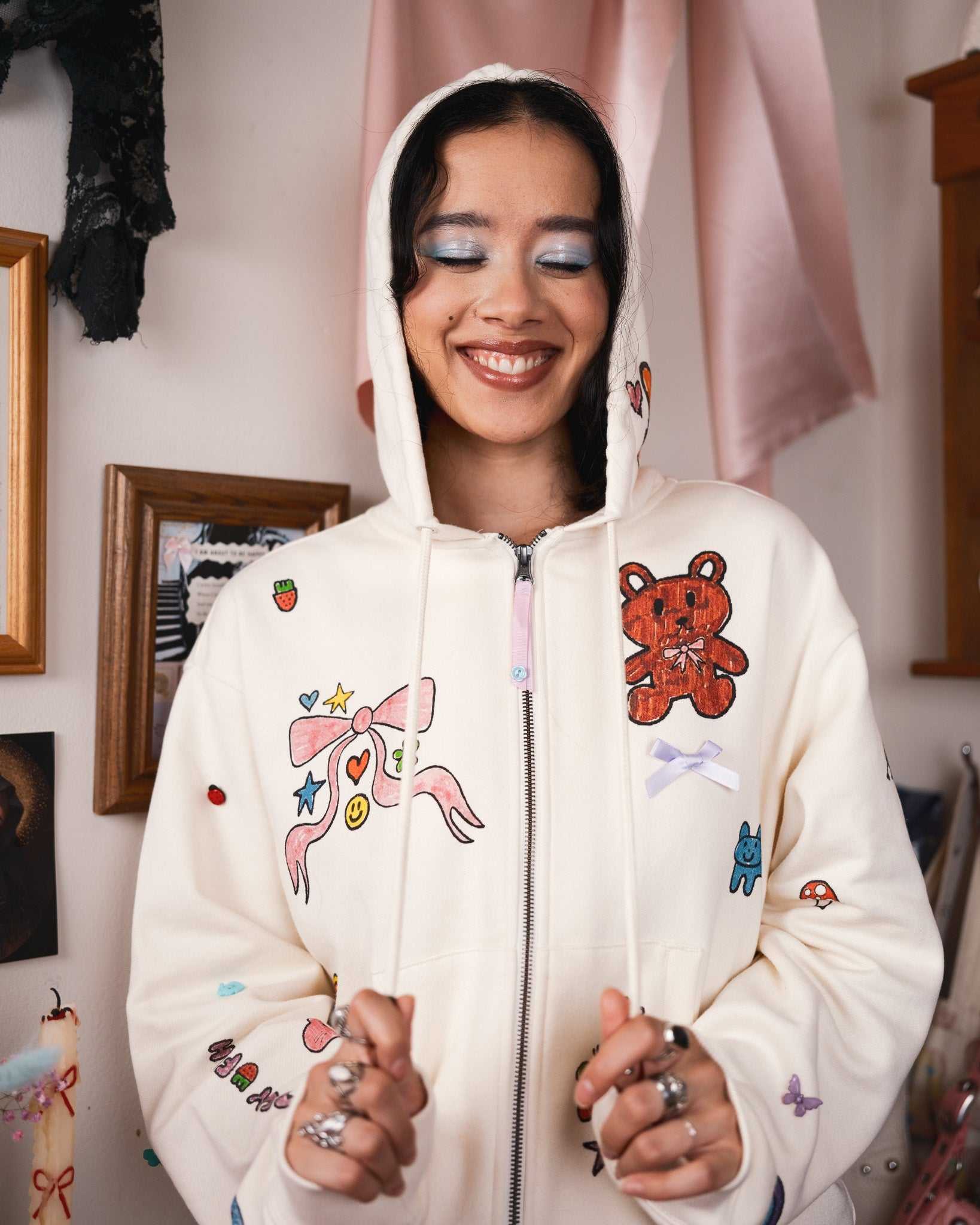 Off White Teddy Fresh TF x Blo_oberry Little Charms Hoodie | 8327VQSNT