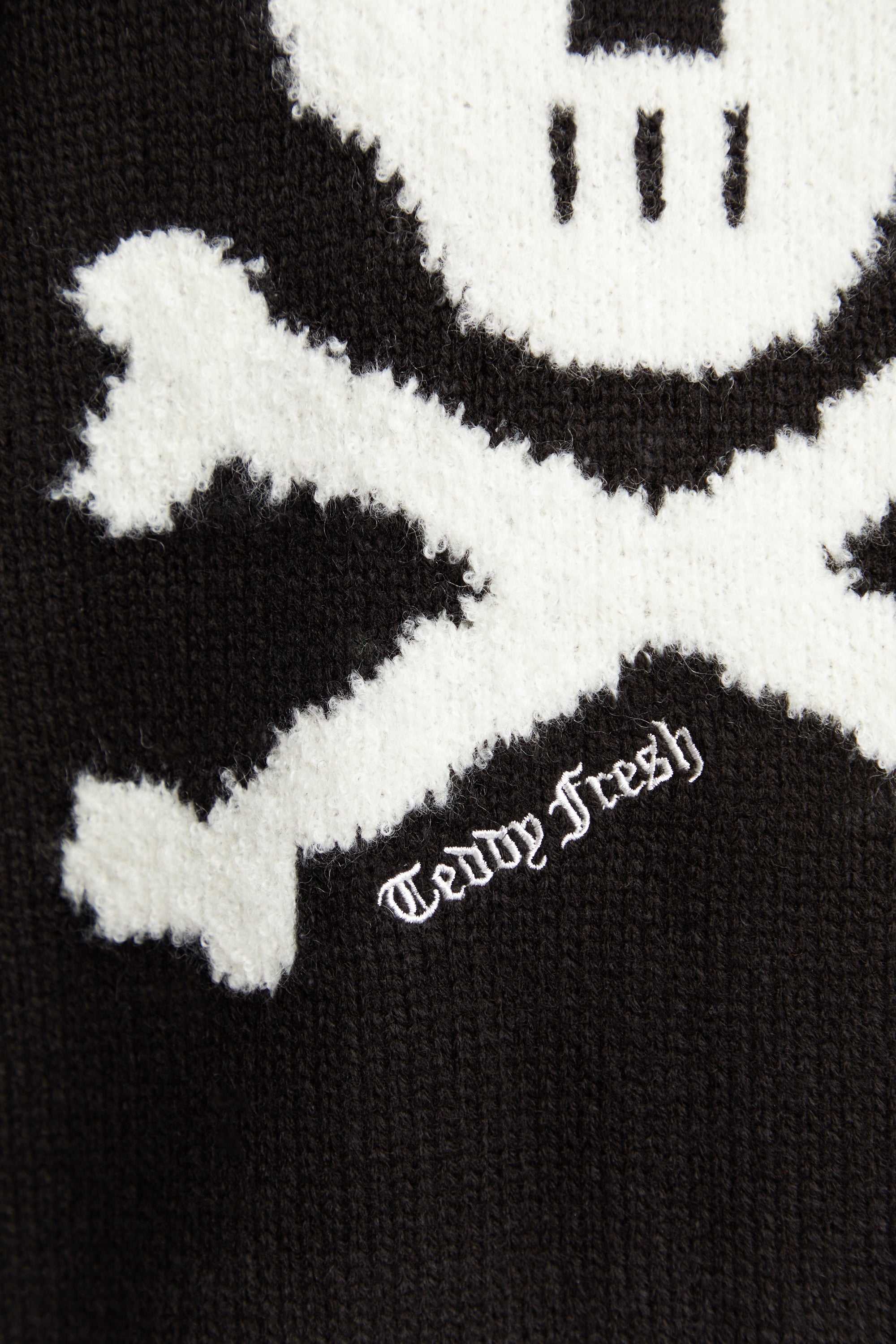 Pink Teddy Fresh Teddy Skull And Crossbones Sweater | 9608PYBAC